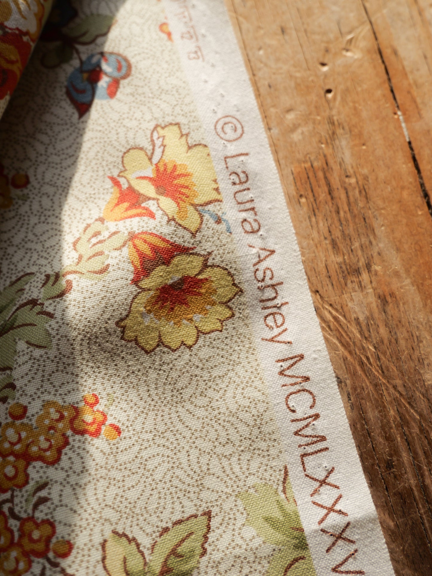 LENGTH: Vintage Laura Ashley Floral Cotton - Oranges