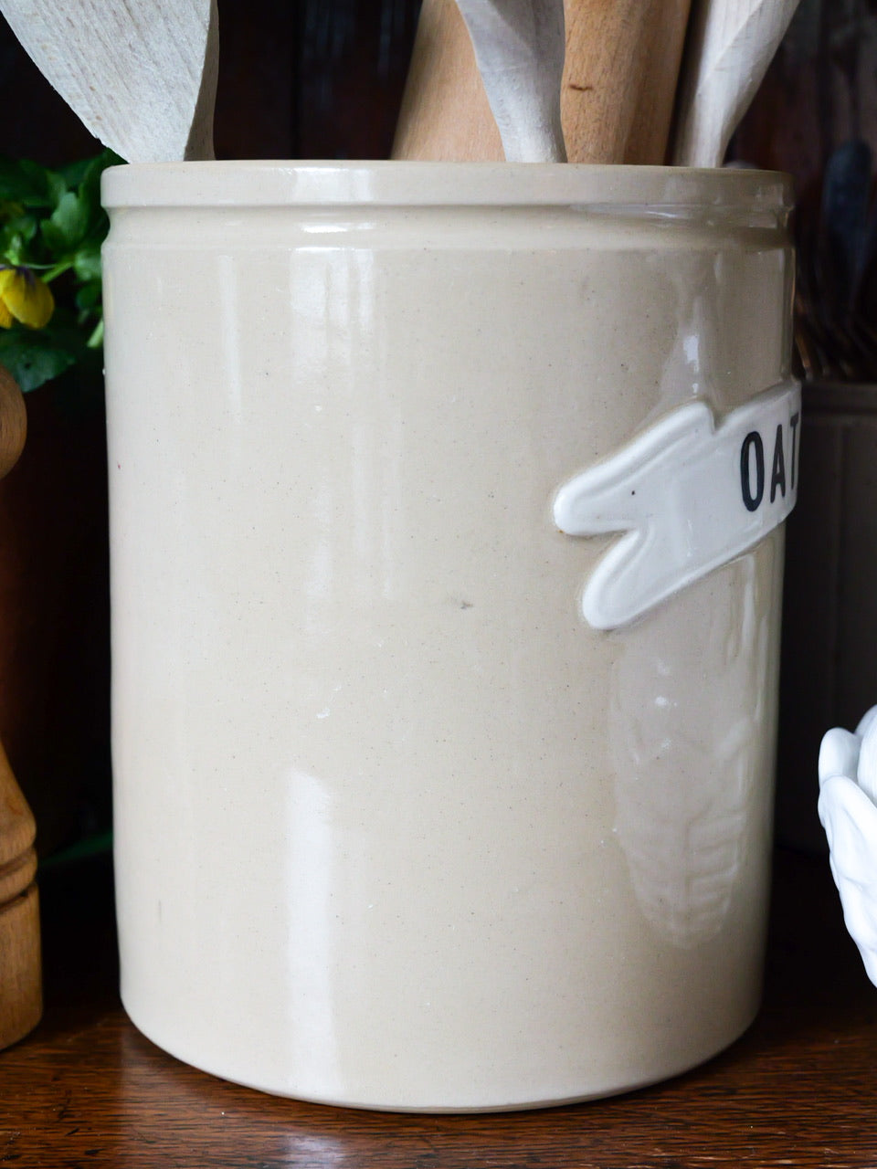 Victorian ‘Oatmeal’ Storage Pot