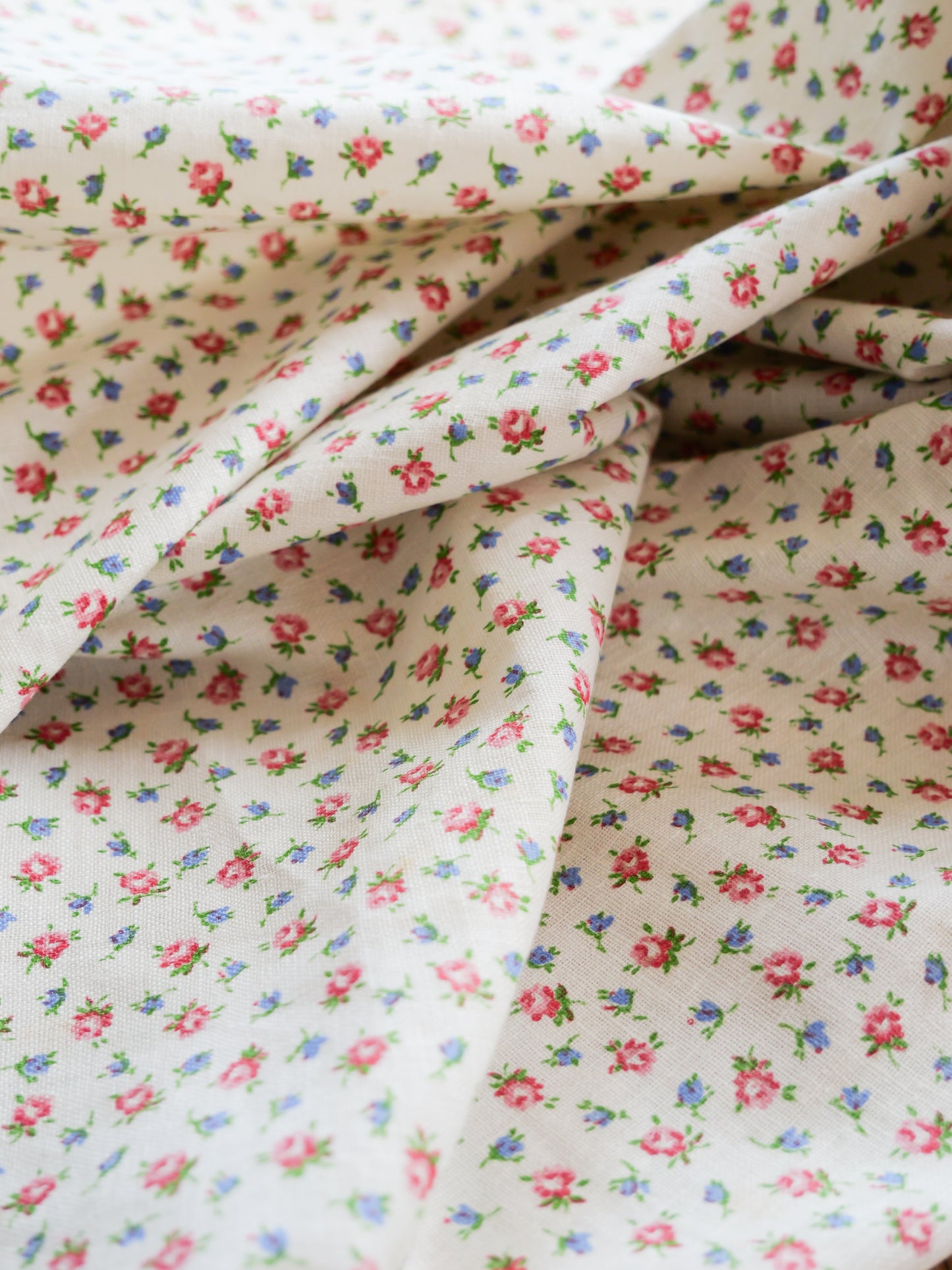 REMNANT - Vintage French Ditsy Rose Cotton