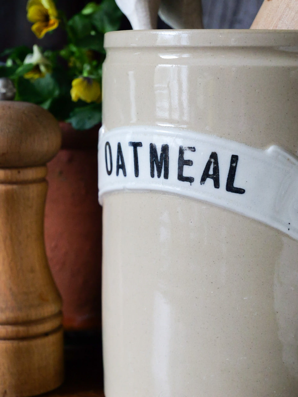 Victorian ‘Oatmeal’ Storage Pot
