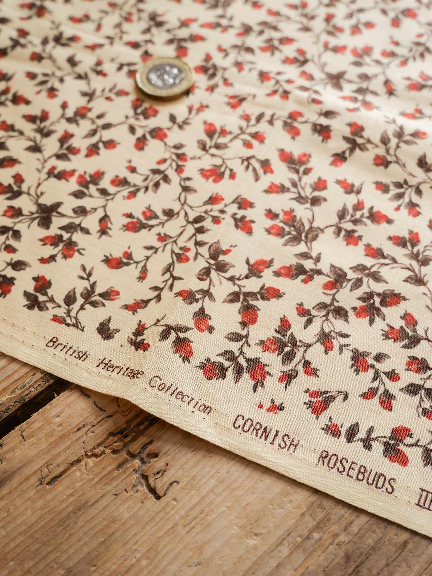 REMNANT: Vintage ‘Cornish Rosebuds’ by Makower Cotton