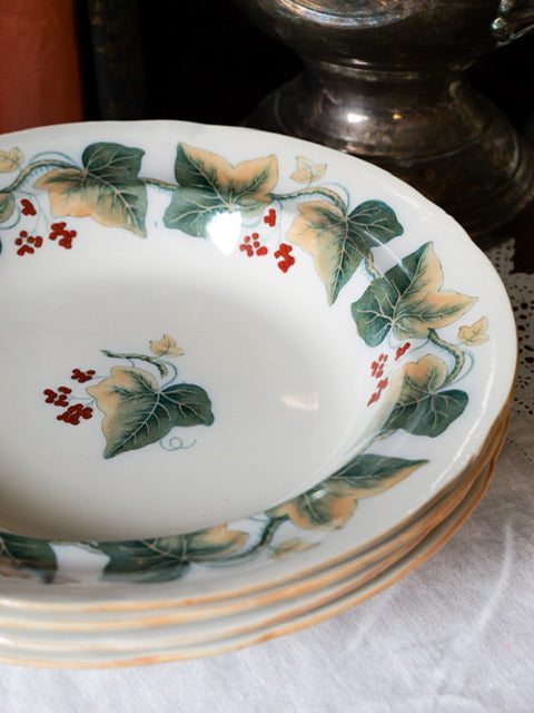 Set of 4 Antique Davenport Shallow Ivy Wreath Bowls
