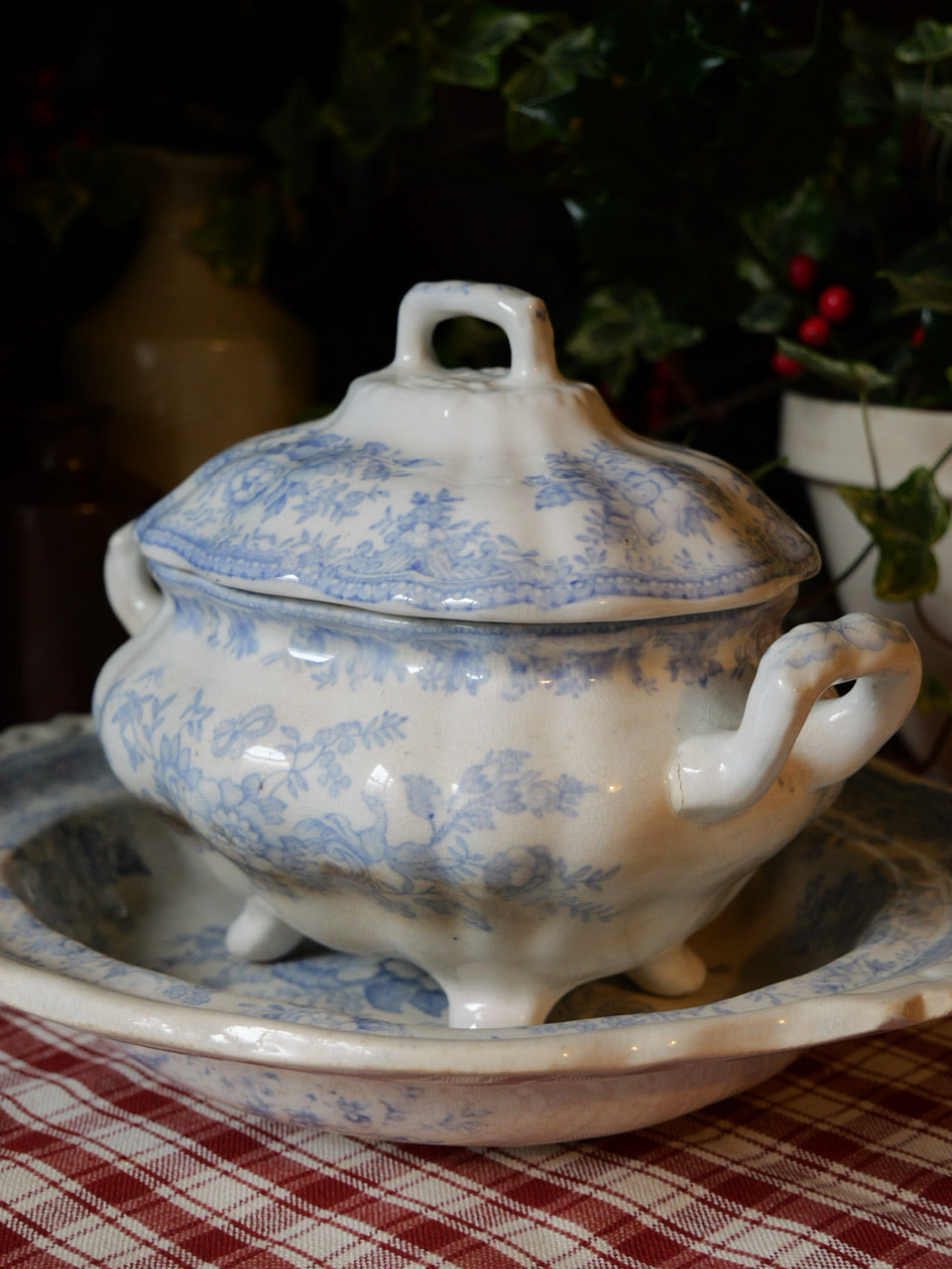 Small Antique Asiatic Pheasants Tureen