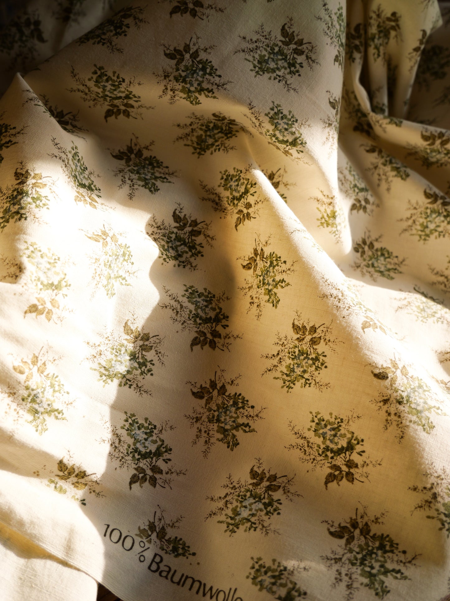 LENGTH: Vintage Green Sprig Cotton
