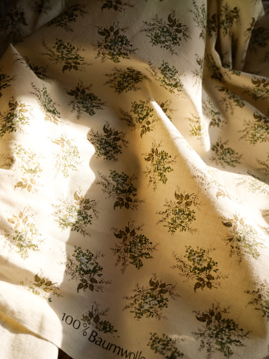 LENGTH: Vintage Green Sprig Cotton