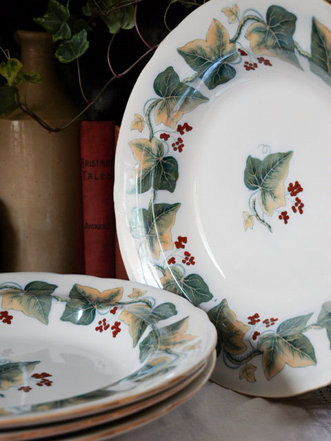 Set of 4 Antique Davenport Shallow Ivy Wreath Bowls